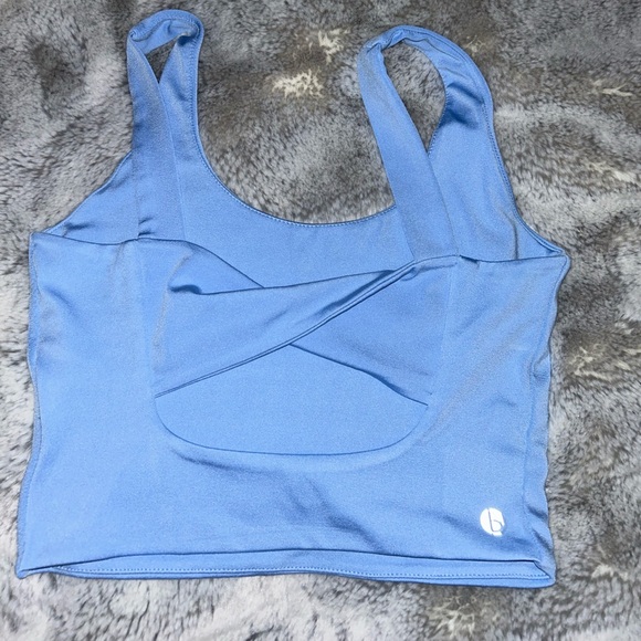 baby blue workout fabric crop with back detail - Picture 2 of 2